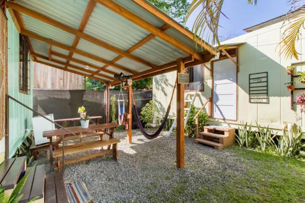 Container House Cahuita Hotel ภายนอก รูปภาพ