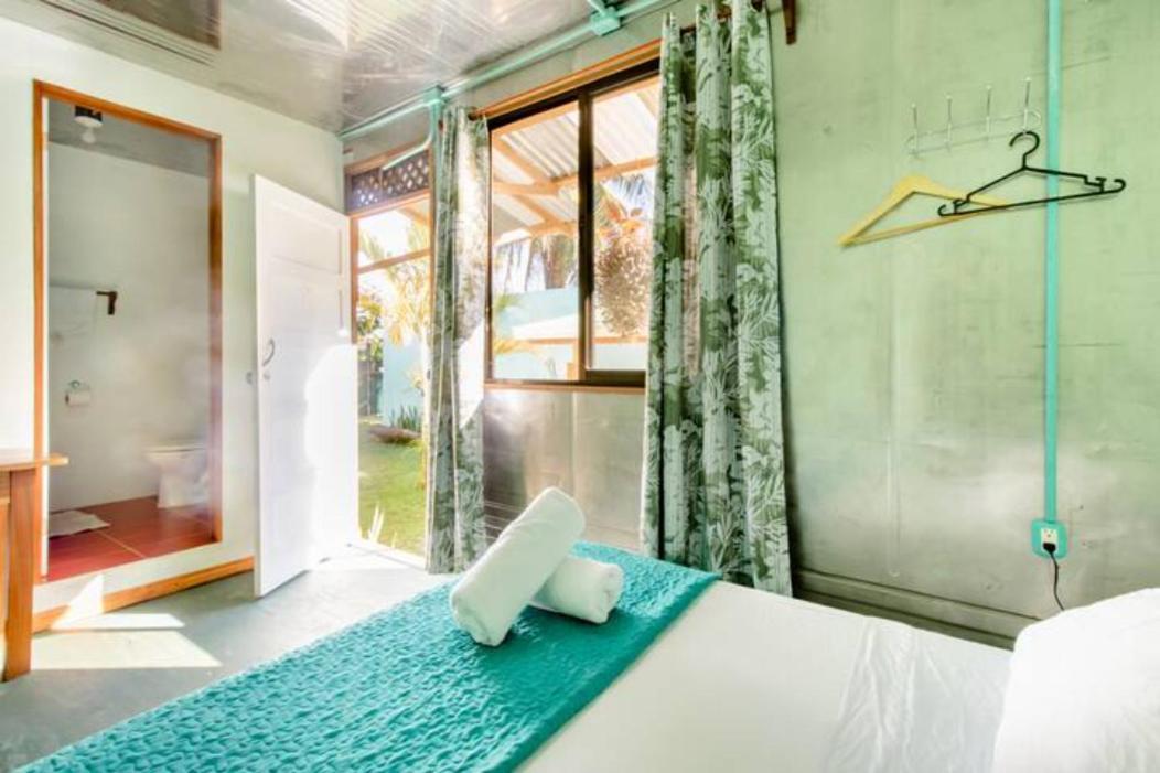Container House Cahuita Hotel ภายนอก รูปภาพ