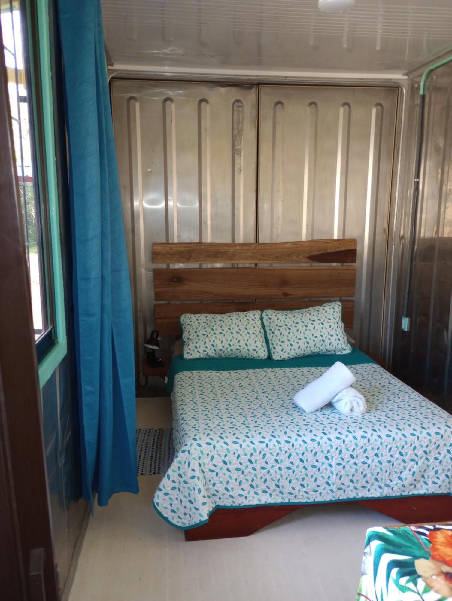 Container House Cahuita Hotel ภายนอก รูปภาพ